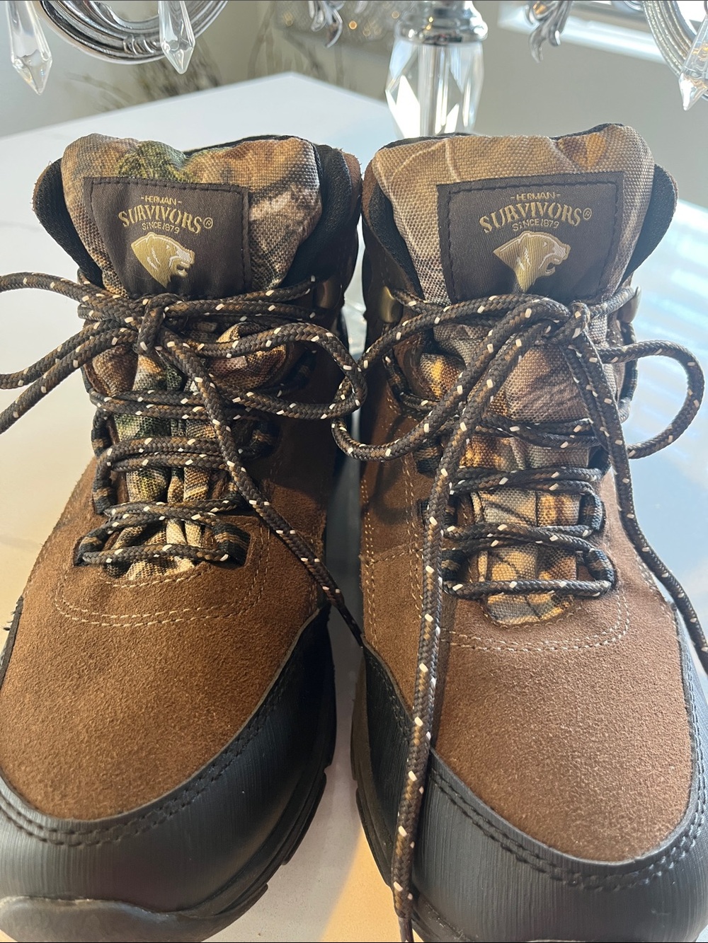 Hernan Survivors hiking boots
